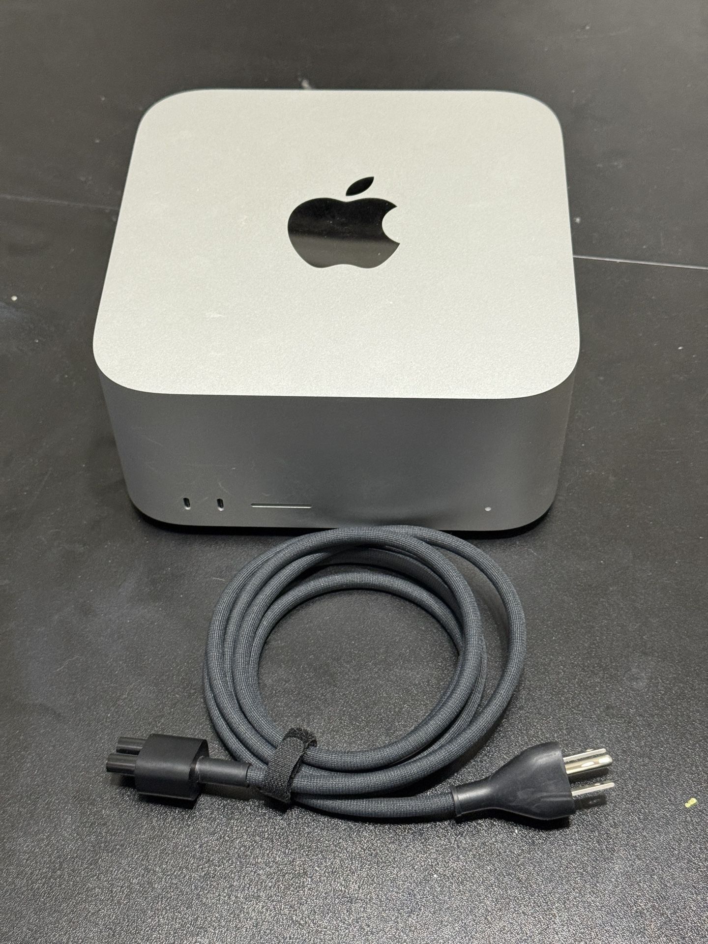 2023 Mac Studio M2 Max
