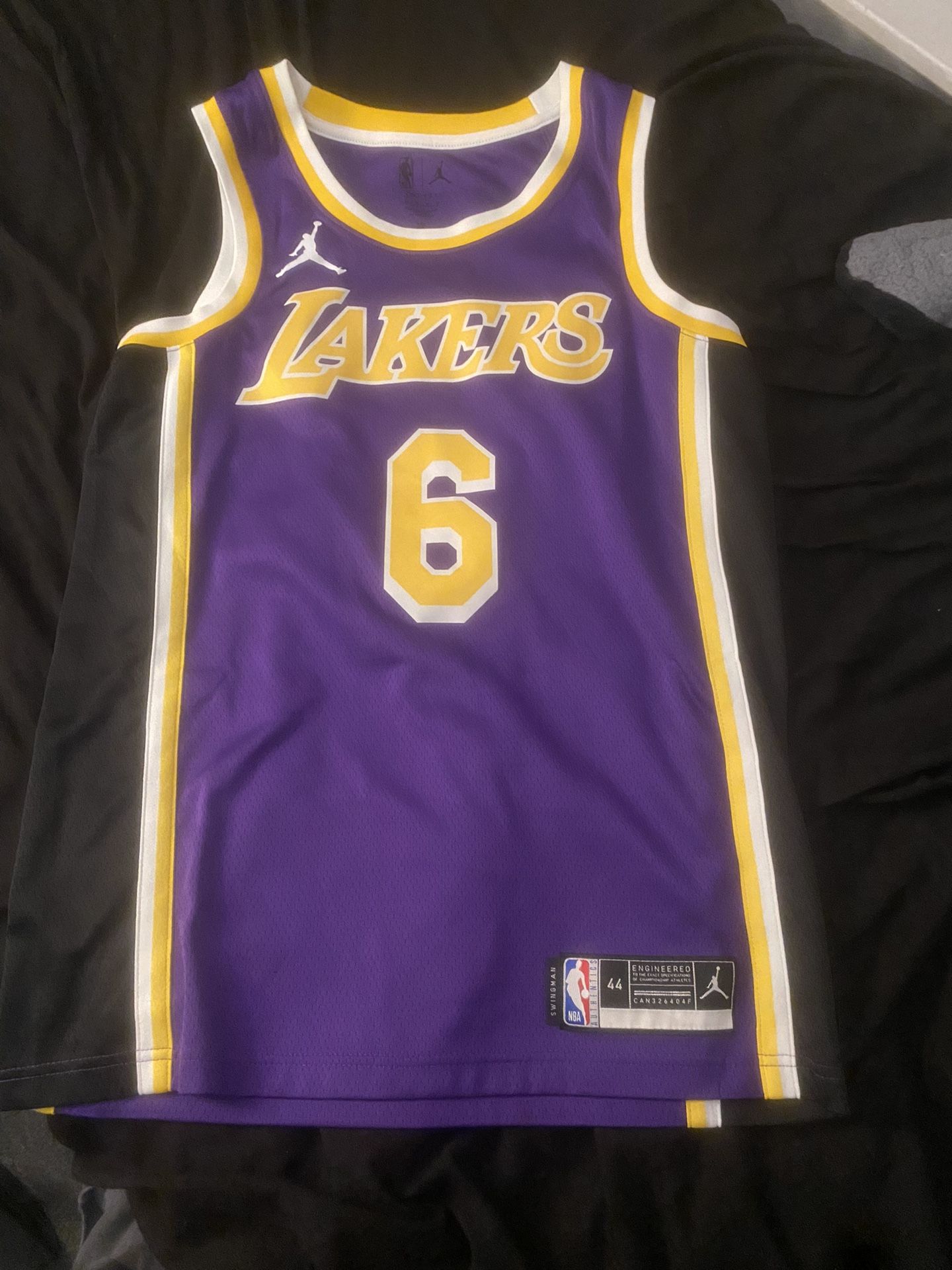 Lebron Jersey Size M