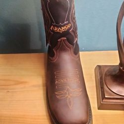 Brand new work boots steel toe & not steel toe/ Nueva botas de trabajo sin casquillo y con casquillo