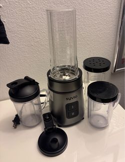 Syvio Personal Blender with Cups and Lids