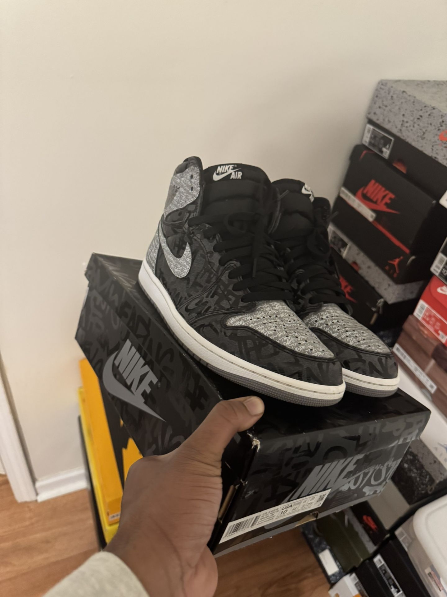 2 Pair Jordan 1s Jordan 6s