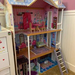 Kids Tall Doll House - $40( Morgan Hill)