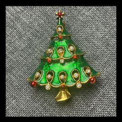 🎄 Sparkly Enamel Christmas Tree Brooch – Holiday Rhinestone Pin ✨