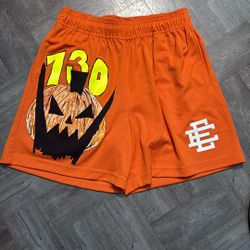 Eric Emmanuel  Collab With  Asspizza