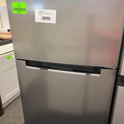 Magic Chef MCDR740STE 7.3 cu. Mini Fridge Refrigerator