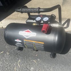 Briggs & Stratton 4-gallon Compressor 