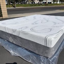 Queen Organic Cool Gel Memory Foam!!