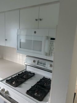 GE White Gas Range with Over-the-Range Microwave