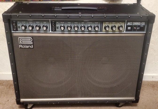 Roland JC-120 Jazz Chorus Guitar Amplifier 