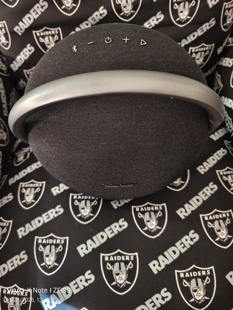 Harmon Kardon Studio 7 Bluetooth Speaker