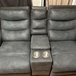 Electric and reclinable couch