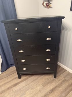 Black 5-Drawer Tall Dresser