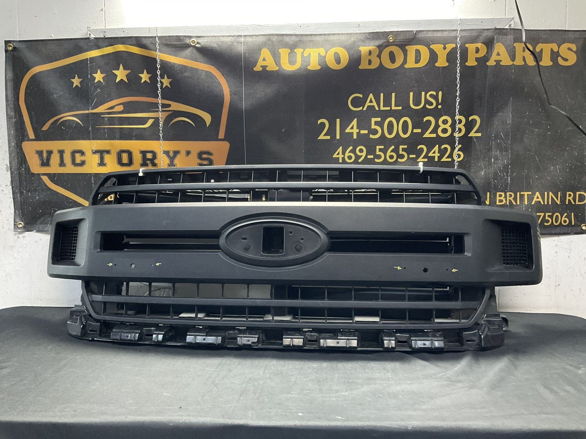 FORD F150 GRILLE WITH SHUTTER 2018-2020 oem