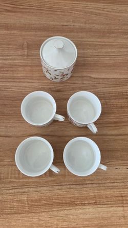 4 Mugs and +sugar pot(all)
