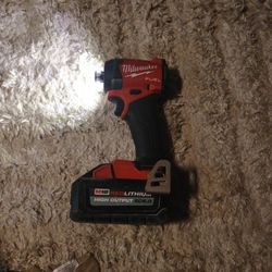 Milwaukee 1/4" (6mm) HEX Impact Driver + M18 XC6.0 Battery