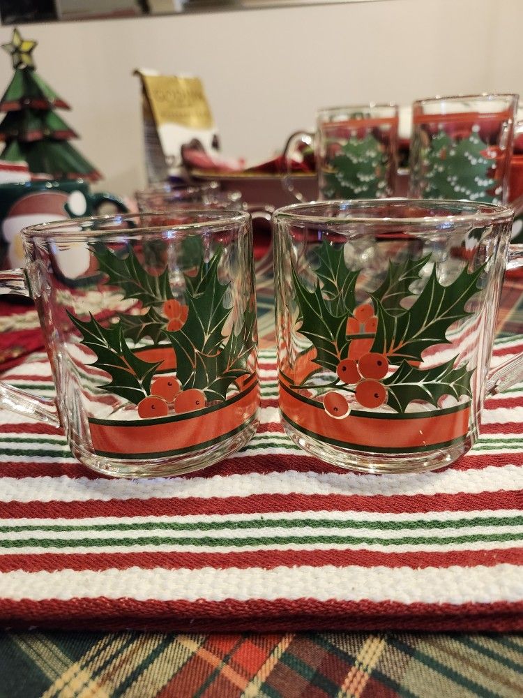 Pair Of 2 Vintage Libbey Holly And Berries Glass Holiday Mugs