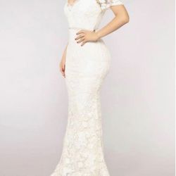 Gown /dress Medium New Beige 