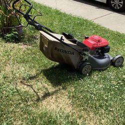 Honda guys lawnmower self propel works perfect excellent condition pay 845 selling for 390