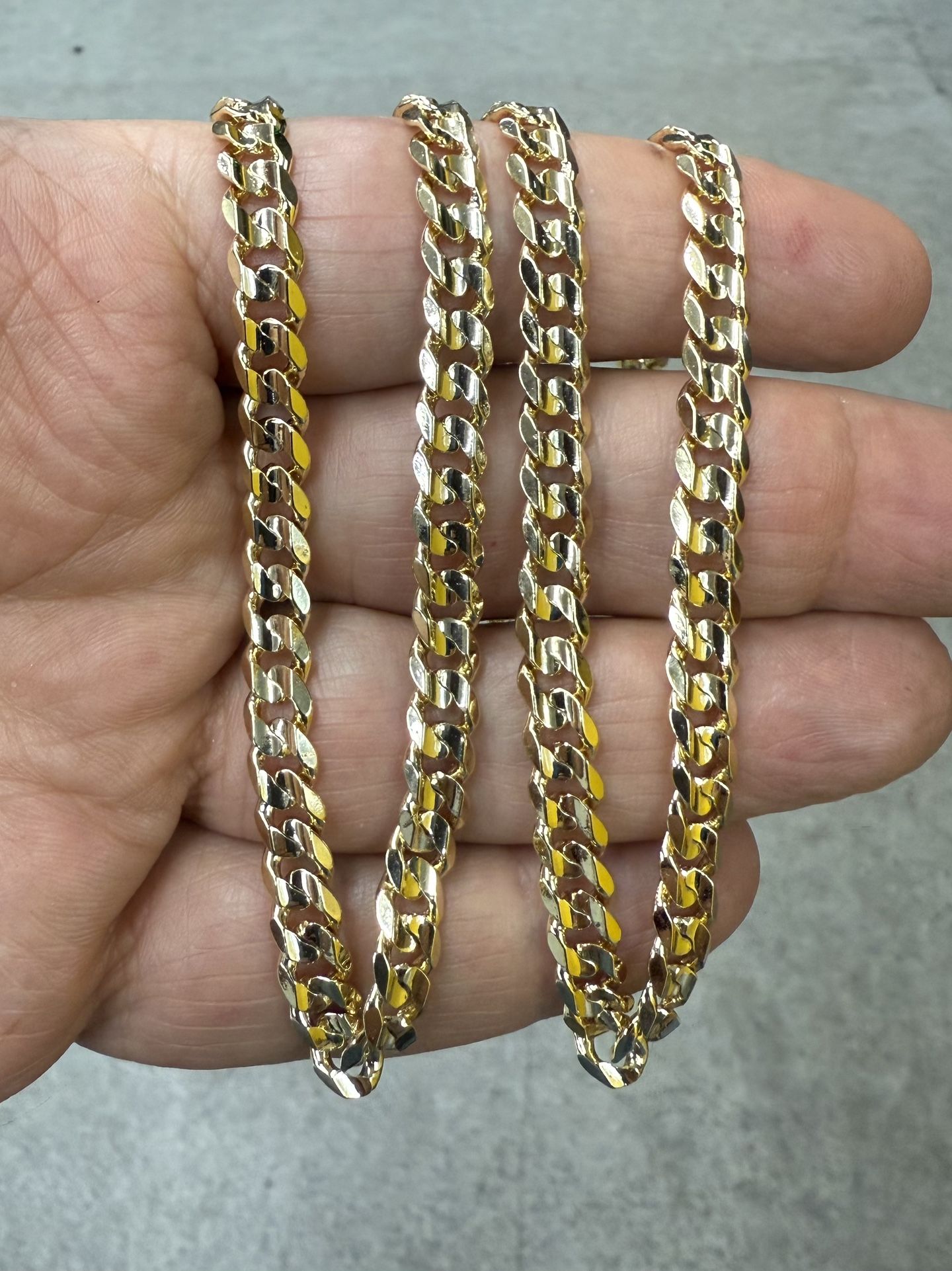 Beautiful Miami Cuban, Curbs Links Necklace Available In 20“22”24” Long 