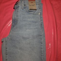 Levis High Wasted Mom Jeans