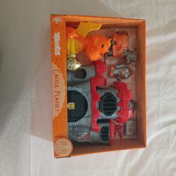 TOYMAZING 8 PIECES CASTLE PLAYSET-18 months +