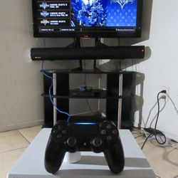 Arctic White PlayStation 4 Pro