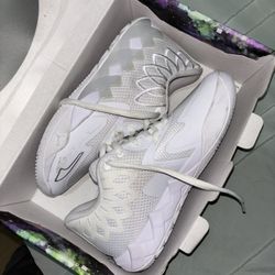 White LaMelos Size US5