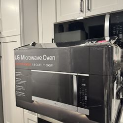 LG 1.8-cu Ft 29.88-in Over The Range Microwave With Sensor Cooking  ( PrintProof Stainless Steel ) 