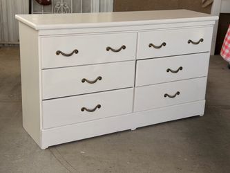 White 6-Drawer Dresser – Solid Wood | Modern Farmhouse Style