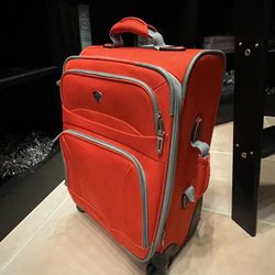 Carry On Expandable Suitcase With Easy Soft Grip Handles