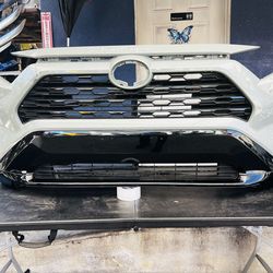 2019-2023 Toyota RAV4 front bumper Oem