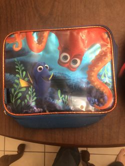 2 lunch bags Finding Dory and Pickachu Good used condition