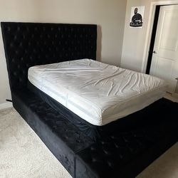 Queen Size Platform Storage Bed