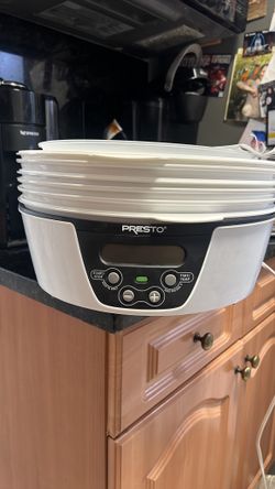 Presto Food Dehydrator 6 trays
