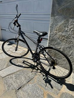 Colombia 21 Speed Hybrid Bike Aluminum Frame Rides great, well maintained, shifts great, adult size