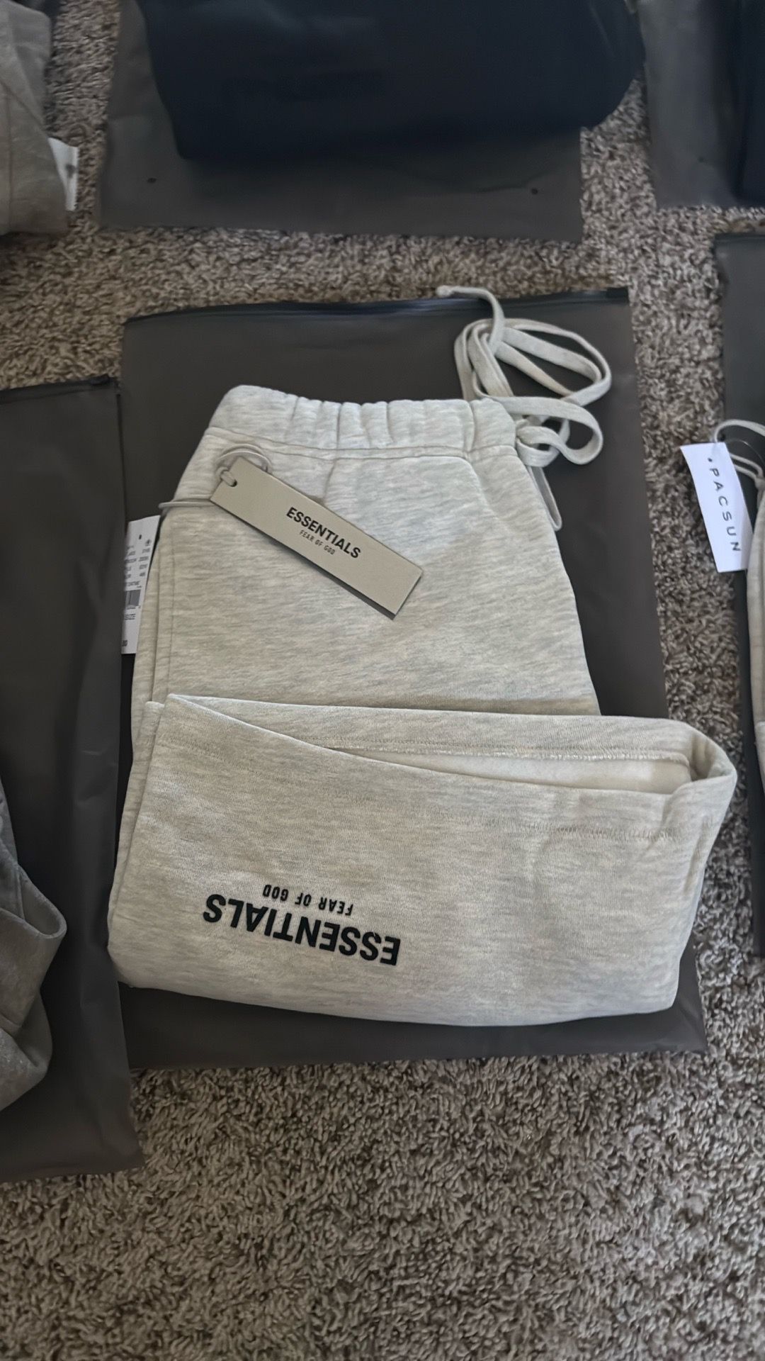 essentials shorts men’s medium light oatmeal