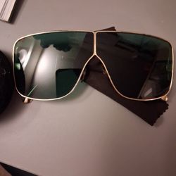 ORIGINAL TOM FORD SUNGLASSES FOR WOMEN.  A VERY  GOOD CONDITION. ASKING $150 OR BEST OFFER.