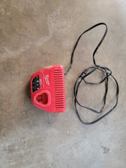 Milwaukee M12 Battery Charger