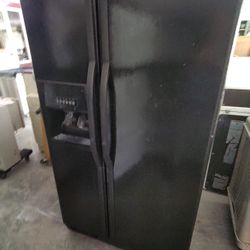 Refrigerator Ice&Water Very Nice