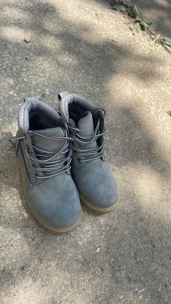 Girls size 13 youth shoes
