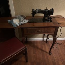 Singer Sewing Machine 