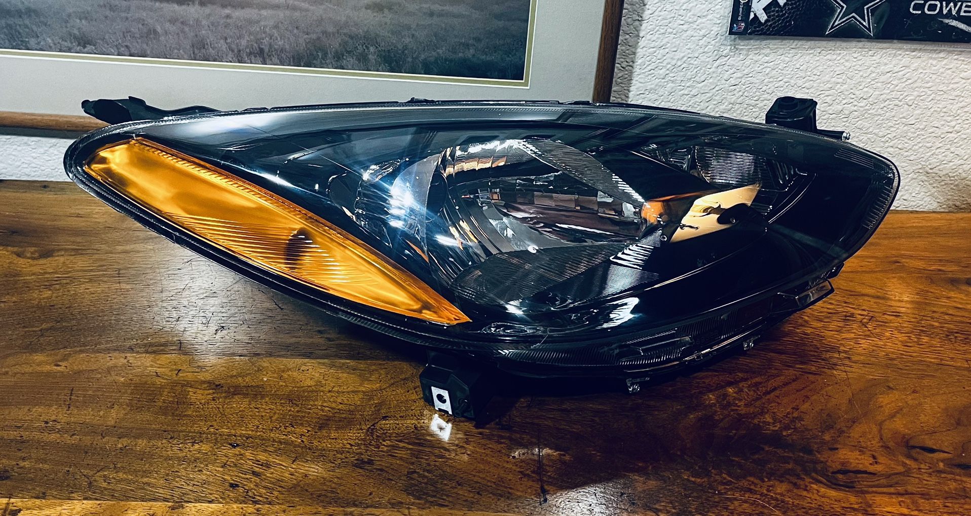 2011-2014 Mazda 2 Type : Halogen Headlight Assembly, Direct Replacement For The (OEM) Original Part Mazda 2 Right Passenger Side! 
