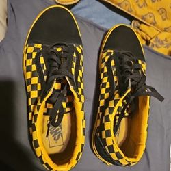 Men Black And Yellow Vans