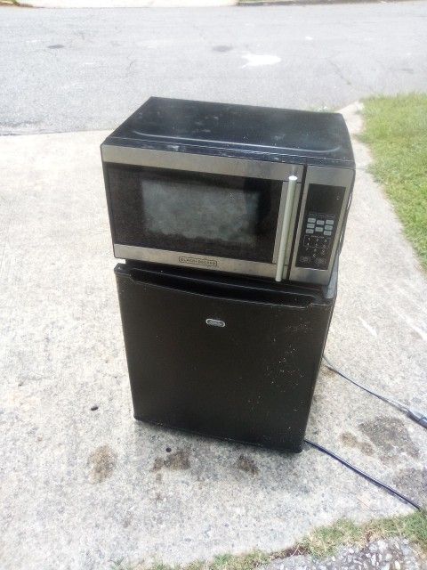 Microwave+Refrigerator 30.00