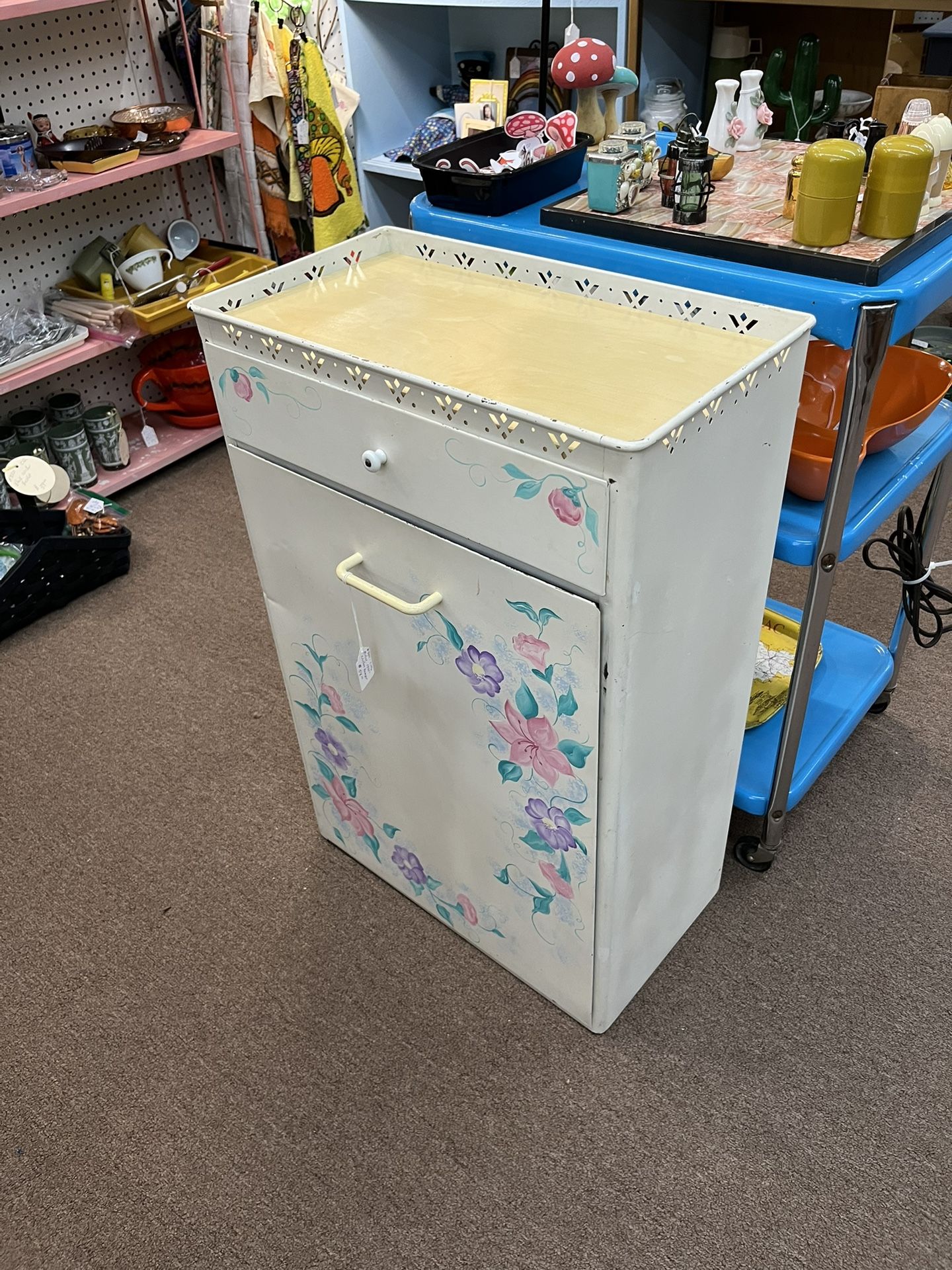 Metal 1950’s clothes Hamper