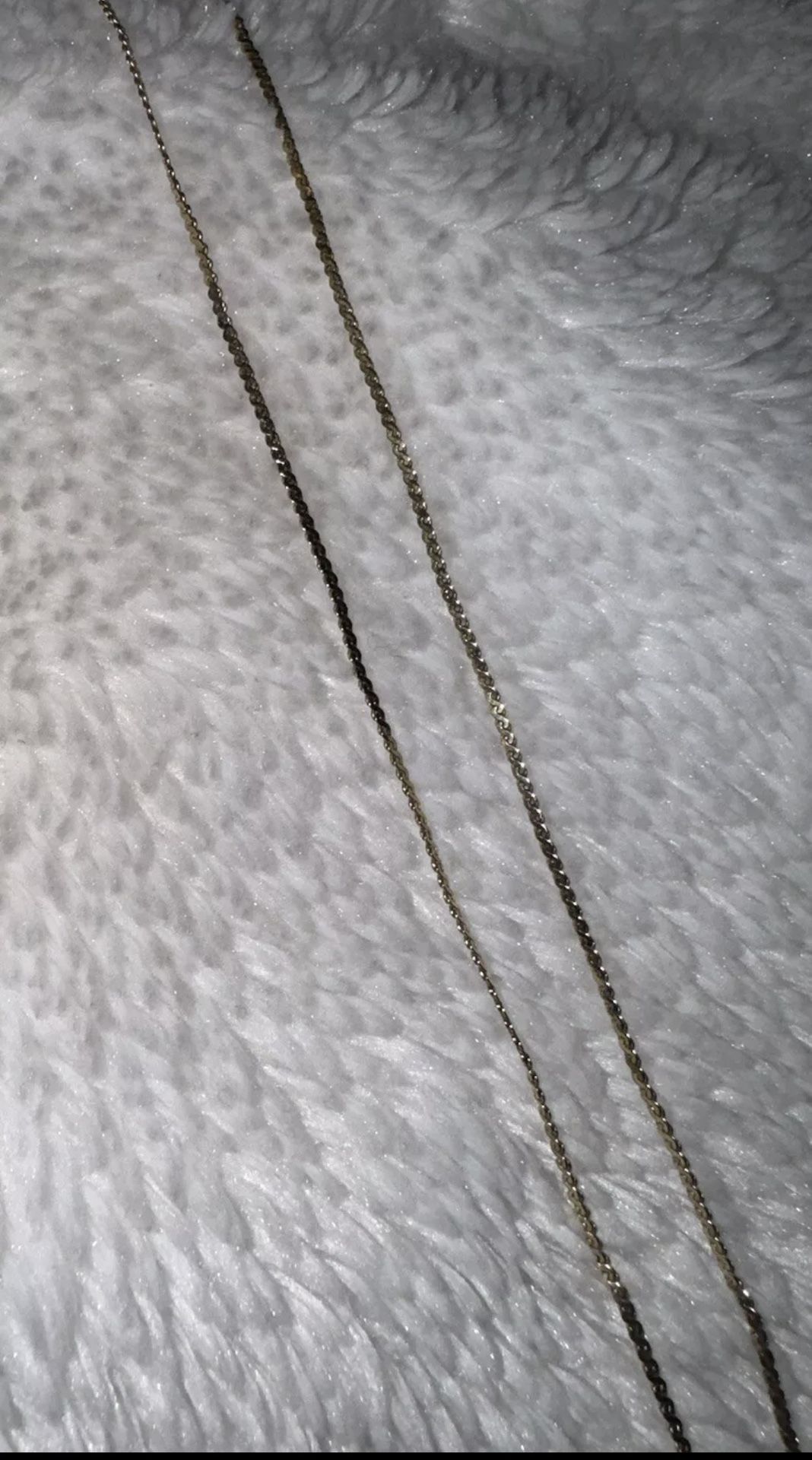 Gorgeous 2mm 14kt Yellow Gold Serpentine-Chain Necklace. 18"
