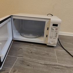 Magic Chef Microwave...$50 Or Best Offer
