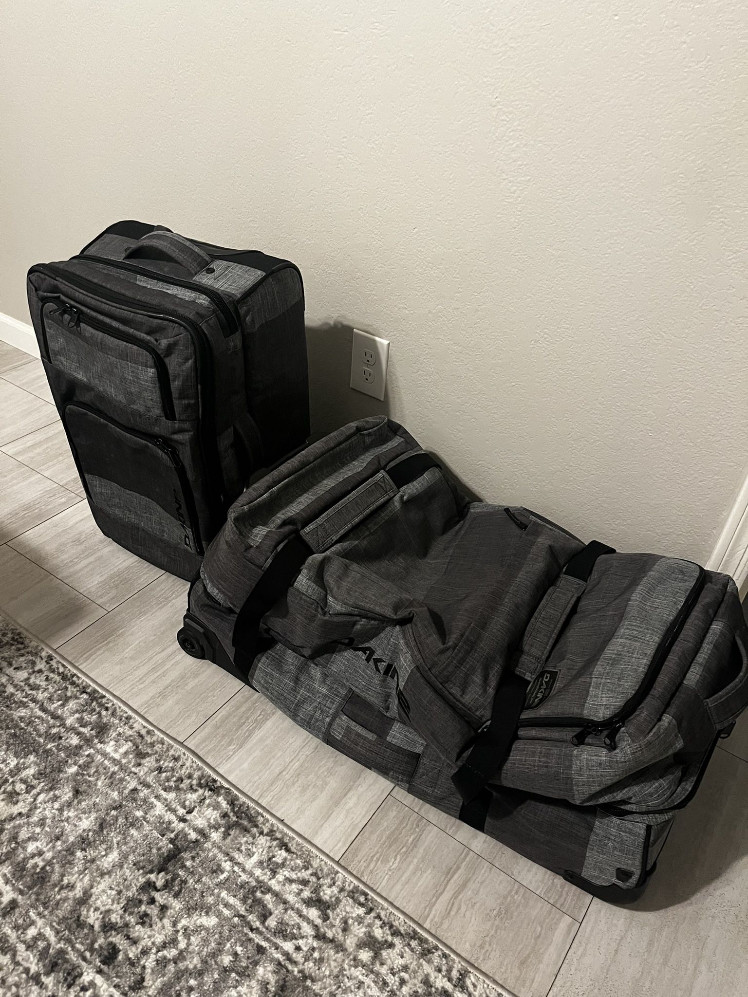 Dakine Luggage Set