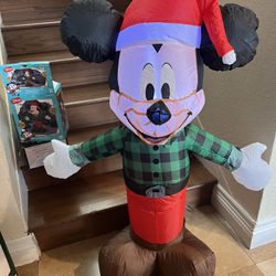 Mickey With Plaid Shirt|Jack Skellington Outdoor Inflatables