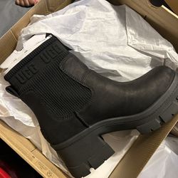 UGG Chelsea Boot (Size 11-12)
